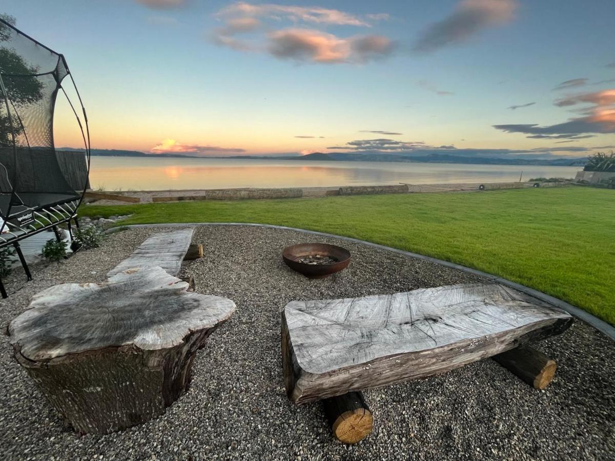 Jandals & Joy Lakefront Retreat Rotorua Eksteriør bilde